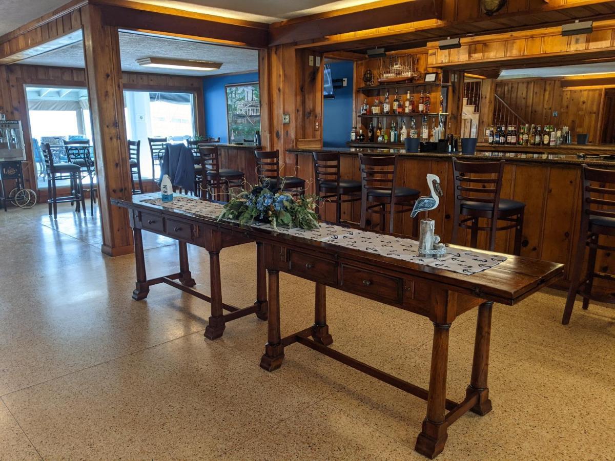 Riverboat Inn & Suites Madison Extérieur photo