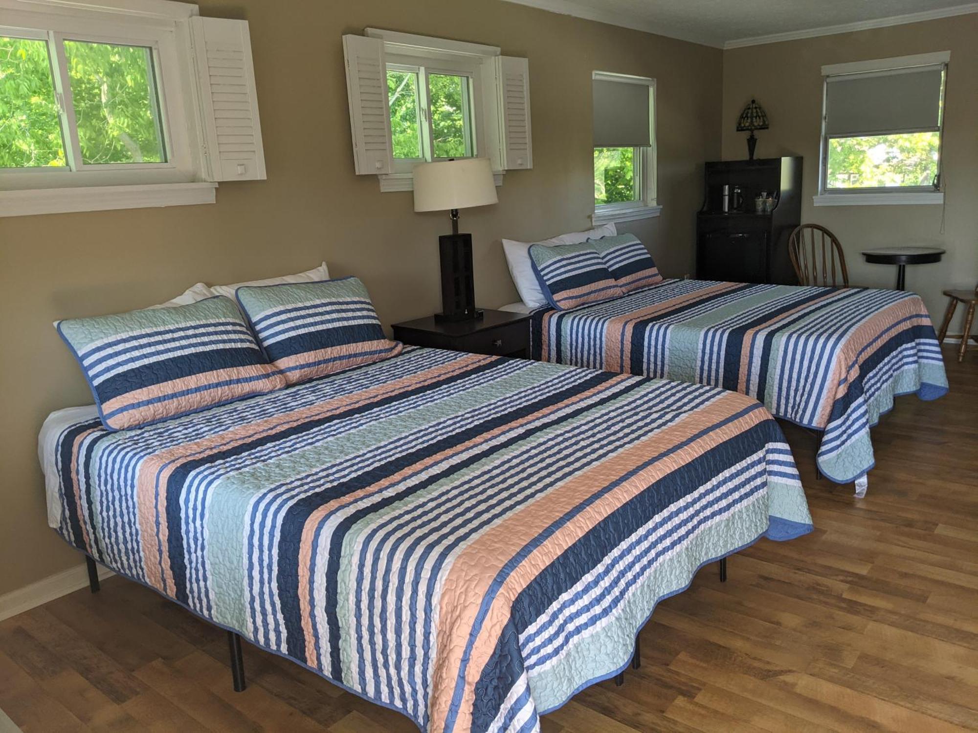 Riverboat Inn & Suites Madison Extérieur photo
