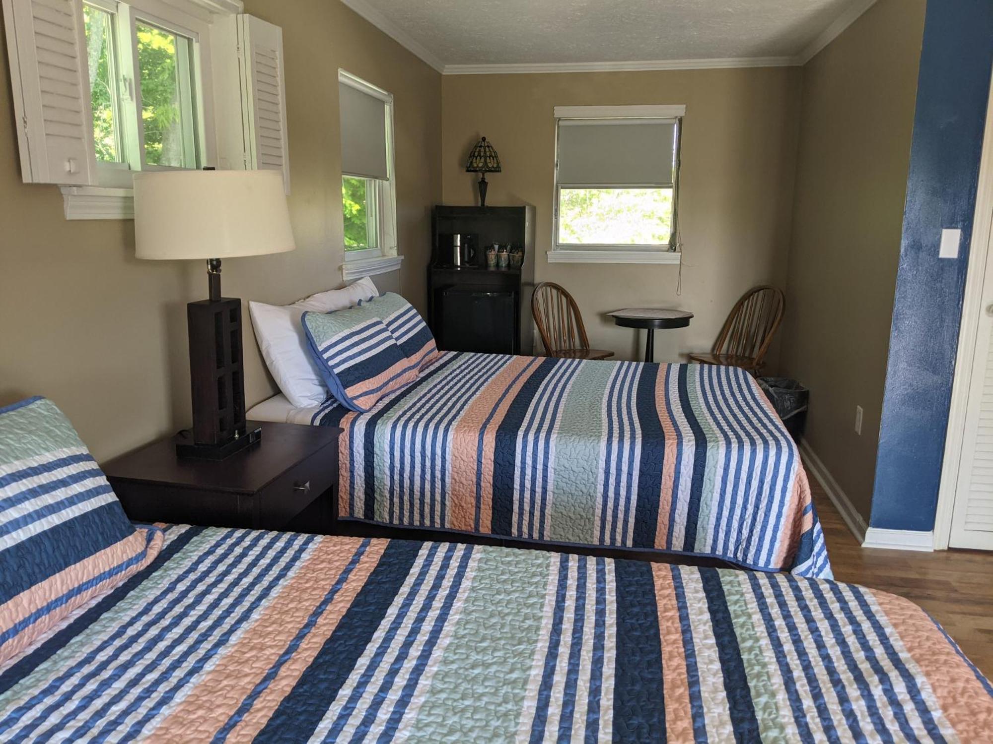 Riverboat Inn & Suites Madison Extérieur photo