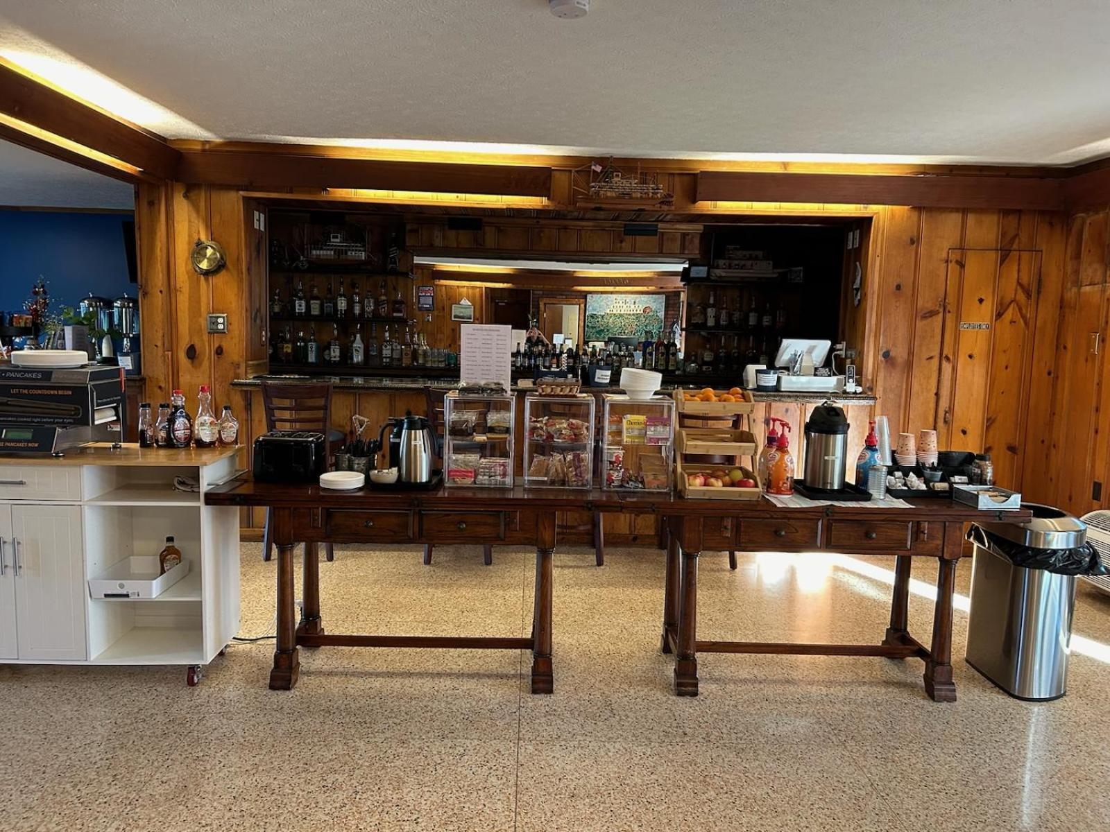 Riverboat Inn & Suites Madison Extérieur photo