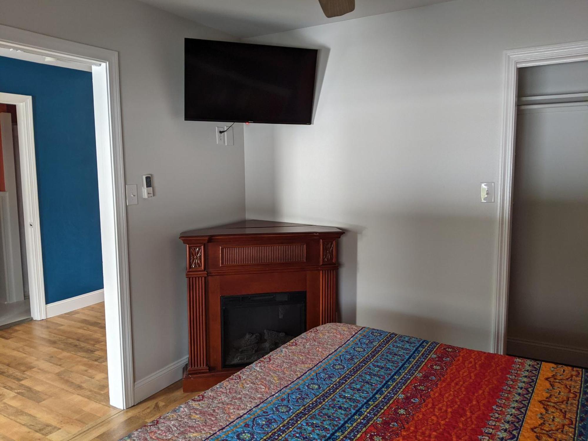 Riverboat Inn & Suites Madison Extérieur photo