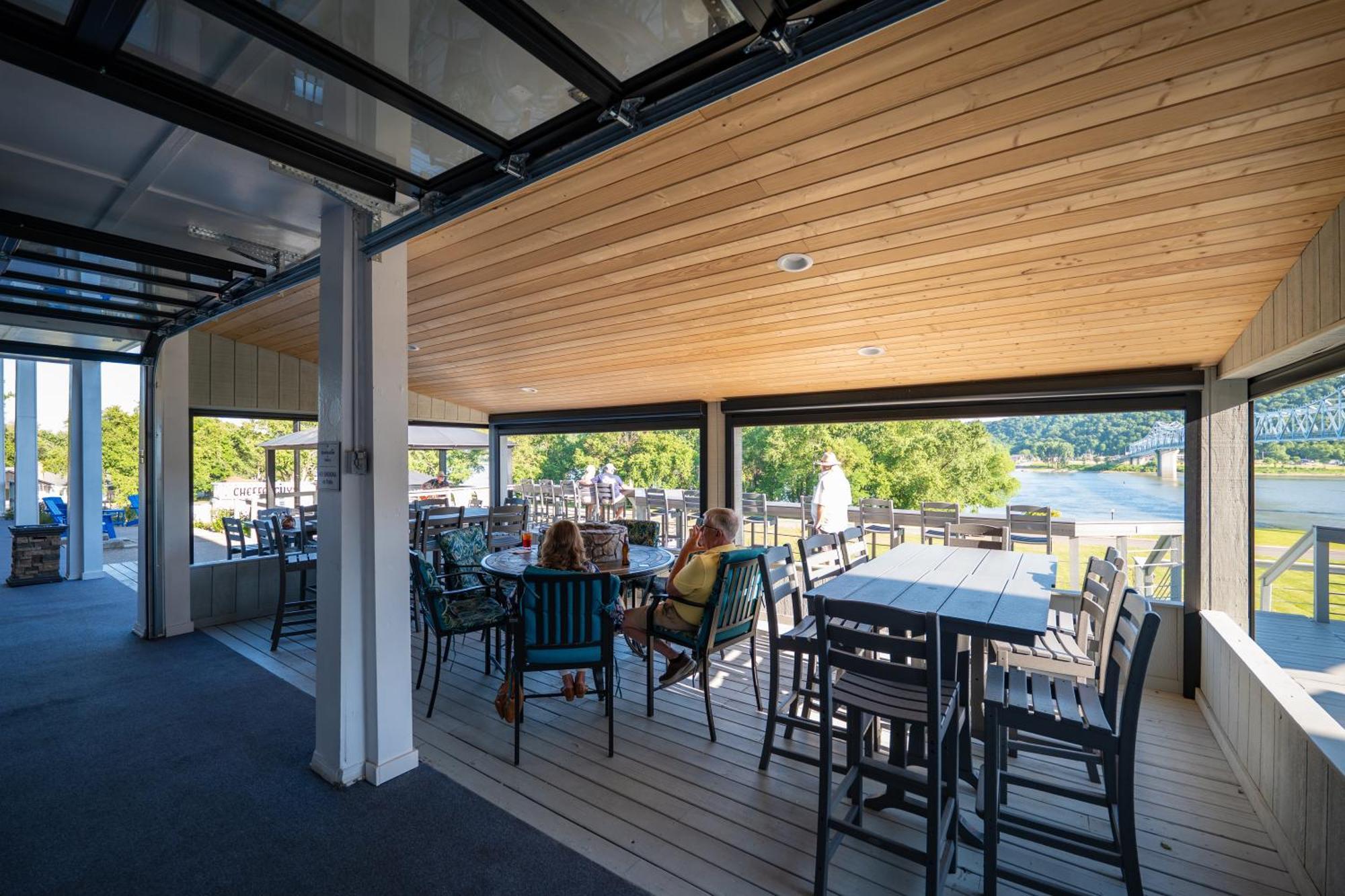 Riverboat Inn & Suites Madison Extérieur photo