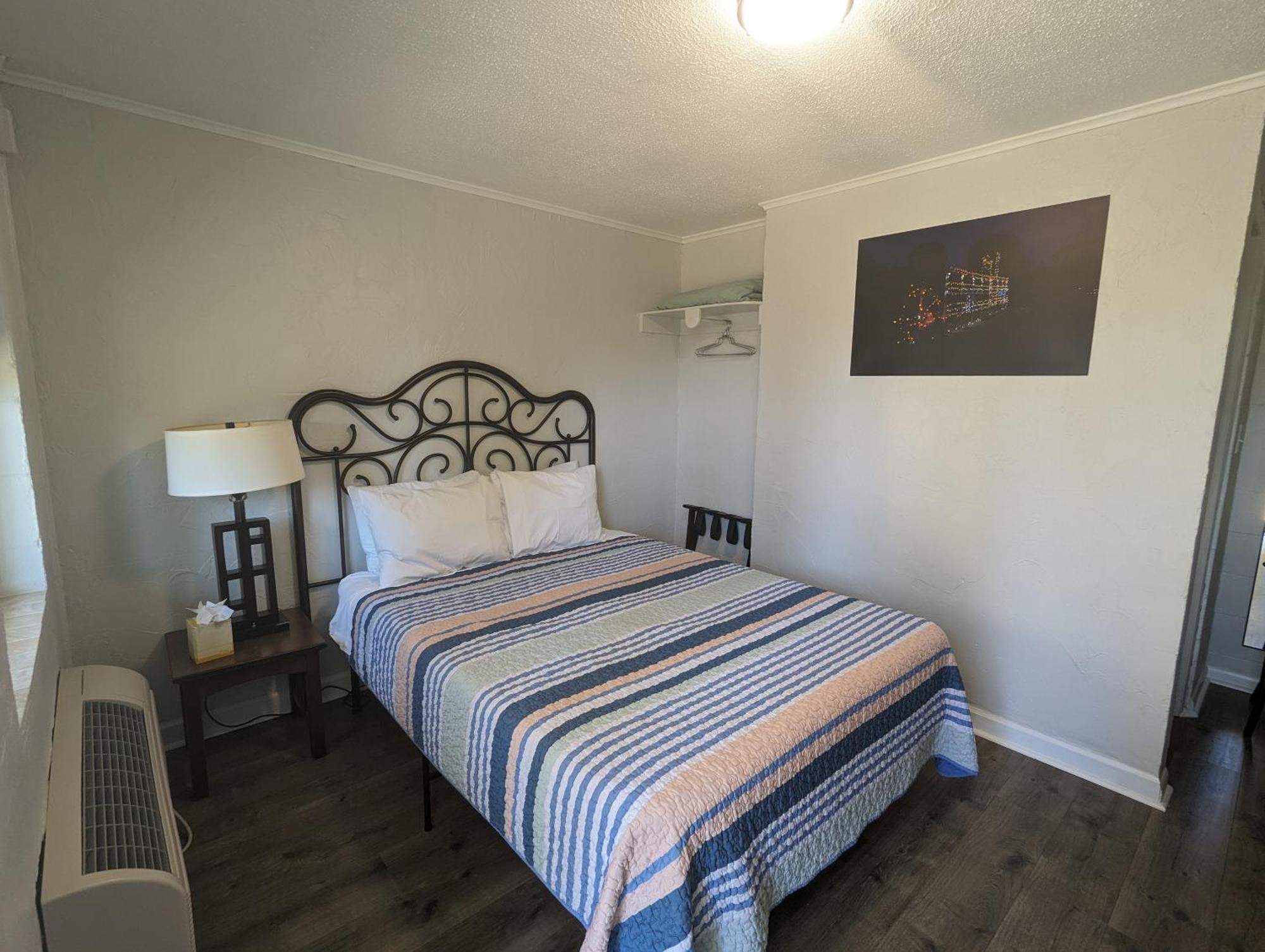 Riverboat Inn & Suites Madison Extérieur photo